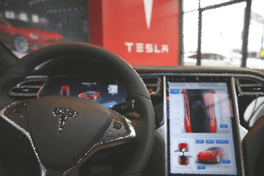 Автопилот автомобиля Tesla пытался уйти от полиции, техническая защита информации обучение Минск